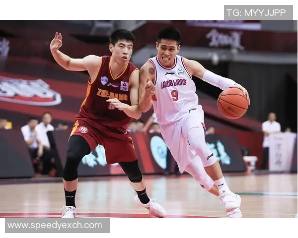 CBA精彩对决广州队迎战浙江稠州全力争胜展现篮球魅力 CBA精彩对决广州队迎战浙江稠州全力争胜展现篮球魅力